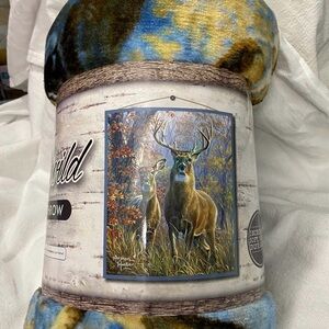 2 Deer Everwild Plush Throw Blanket.